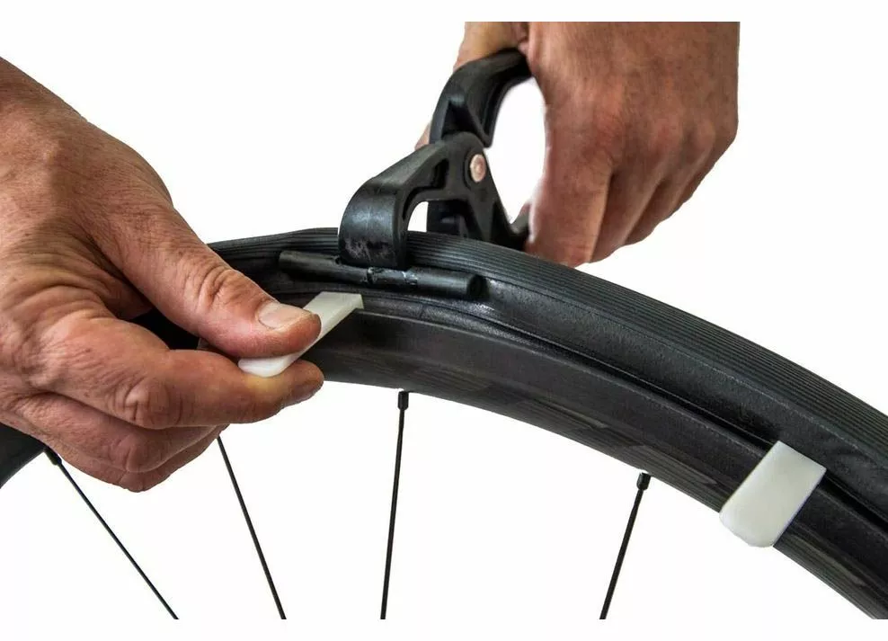 Pinza Smontaggio Copertoni Vittoria Road Tubeless Tool-kit Nero 4 Pinza Smontaggio Copertoni Vittoria Road Tubeless Tool-kit Nero - immagine 2